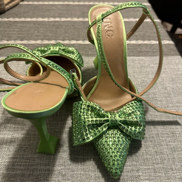 Green Strappy Heels 💚 - Picture 2 of 2